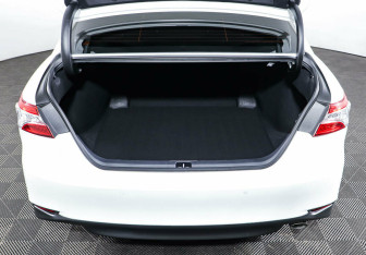 Подержанный автомобиль Toyota Camry Sedan 2021 года (21 фото)