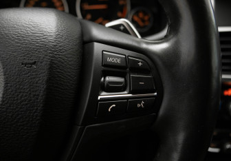 Подержанный автомобиль BMW X4 2015 года (17 фото)