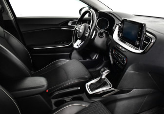 Подержанный автомобиль Kia Ceed Wagon 2020 года (5 фото)