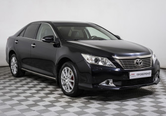 Подержанный автомобиль Toyota Camry Sedan 2013 года (3 фото)