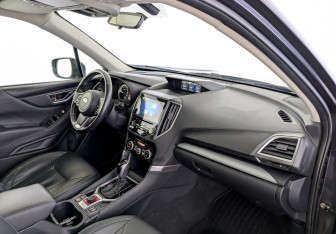 Подержанный автомобиль Subaru Forester Suv 2018 года (11 фото)