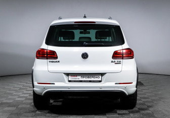 Подержанный автомобиль Volkswagen Tiguan 2015 года (6 фото)
