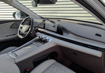 Подержанный автомобиль Exeed RX 2024 года (11 фото)