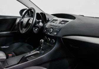 Подержанный автомобиль Mazda 3 Sedan 2012 года (5 фото)