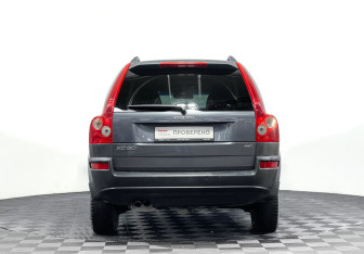Подержанный автомобиль Volvo XC90 2005 года (6 фото)