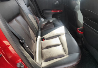 Подержанный автомобиль Nissan Juke 2011 года (11 фото)