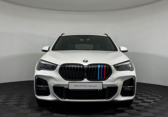 Подержанный автомобиль BMW X1 2019 года (3 фото)