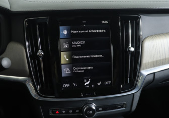 Подержанный автомобиль Volvo S90 2021 года (17 фото)