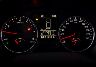 Подержанный автомобиль Nissan X-Trail 2013 года (13 фото)