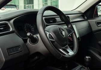 Подержанный автомобиль Renault Arkana 2019 года (13 фото)