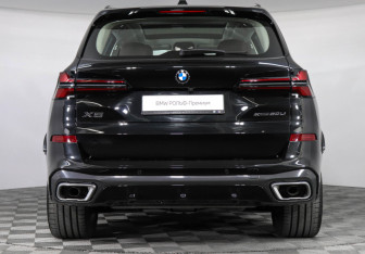 Новый BMW X5 2025 (4 фото)