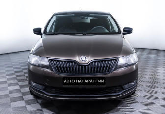 Подержанный автомобиль Skoda Rapid Liftback 2017 года (2 фото)