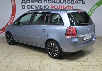 Подержанный автомобиль Opel Zafira Compactvan 2006 года (5 фото)