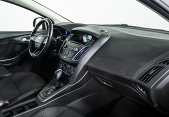 Подержанный автомобиль Ford Focus Wagon 2012 года (9 фото)