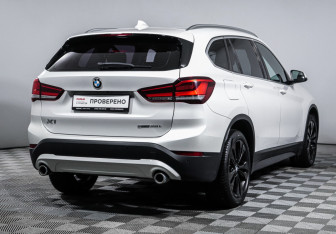 Подержанный автомобиль BMW X1 2021 года (5 фото)