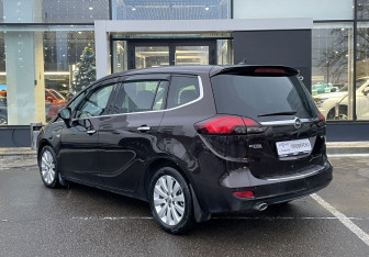 Подержанный автомобиль Opel Zafira Compactvan 2012 года (7 фото)