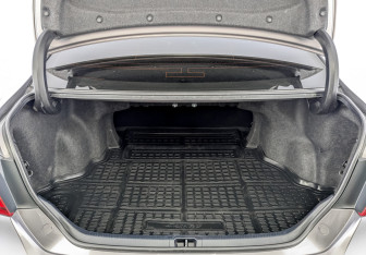 Подержанный автомобиль Toyota Camry Sedan 2016 года (10 фото)