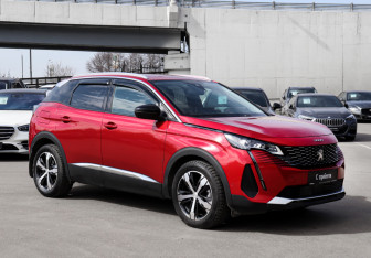 Подержанный автомобиль Peugeot 3008 2022 года (3 фото)
