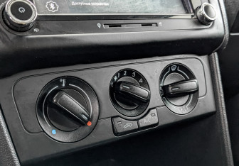 Подержанный автомобиль Volkswagen Polo Sedan 2017 года (21 фото)