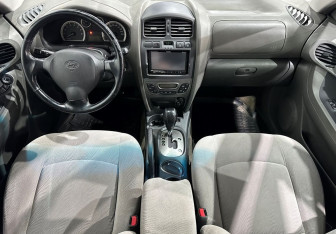 Подержанный автомобиль Hyundai Santa Fe 2008 года (11 фото)