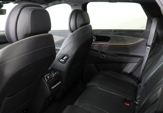 Подержанный автомобиль Jaecoo J8 2024 года (12 фото)