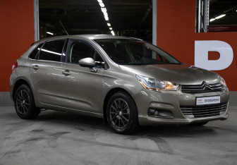 Подержанный автомобиль Citroen C4 Hatchback 2011 года (3 фото)