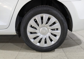 Подержанный автомобиль Skoda Rapid Liftback 2021 года (12 фото)
