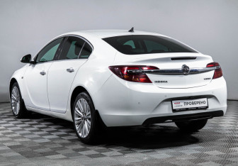 Подержанный автомобиль Opel Insignia Sedan 2014 года (7 фото)