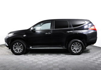Подержанный автомобиль Mitsubishi Pajero Sport 2018 года (8 фото)