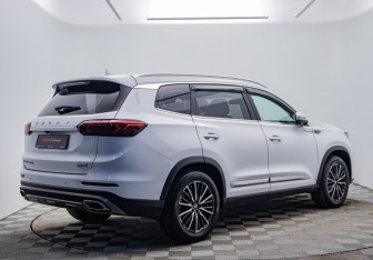 Подержанный автомобиль Chery Tiggo 8 Pro 2021 года (5 фото)