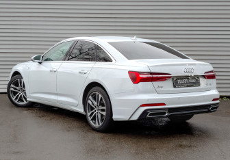 Подержанный автомобиль Audi A6 Sedan 2022 года (7 фото)