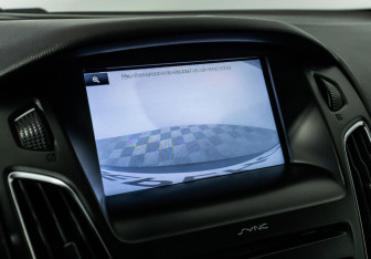 Подержанный автомобиль Ford Focus Hatchback 2016 года (9 фото)