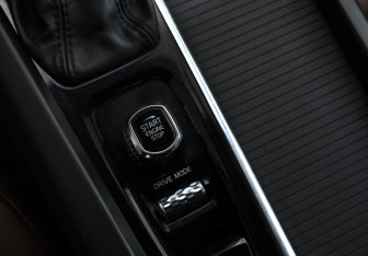 Подержанный автомобиль Volvo XC60 2021 года (23 фото)