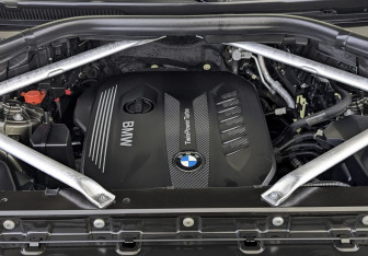 Подержанный автомобиль BMW X5 2021 года (9 фото)