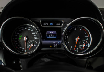 Подержанный автомобиль Mercedes-Benz GLE 2016 года (12 фото)