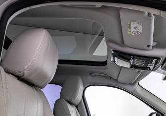 Подержанный автомобиль Land Rover Range Rover Velar 2018 года (22 фото)