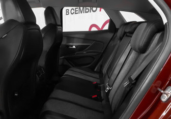 Подержанный автомобиль Peugeot 3008 2017 года (10 фото)