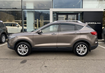 Подержанный автомобиль FAW Besturn X80 2019 года (8 фото)