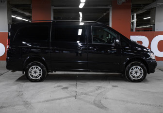 Подержанный автомобиль Mercedes-Benz Viano 2011 года (4 фото)