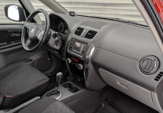 Подержанный автомобиль Suzuki SX4 Hatchback 2011 года (11 фото)