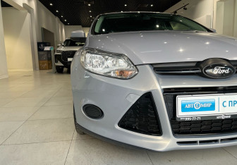 Подержанный автомобиль Ford Focus Hatchback 2013 года (8 фото)