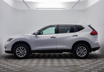 Подержанный автомобиль Nissan X-Trail 2019 года (2 фото)