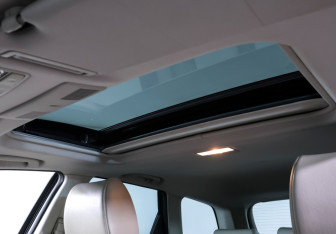 Подержанный автомобиль Mazda CX-7 2010 года (14 фото)