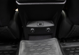 Подержанный автомобиль Changan UNI-V 2023 года (24 фото)