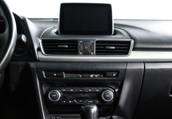 Подержанный автомобиль Mazda 3 Hatchback 2013 года (9 фото)