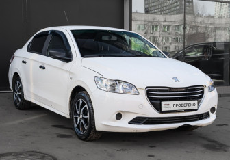 Подержанный автомобиль Peugeot 301 2016 года (3 фото)