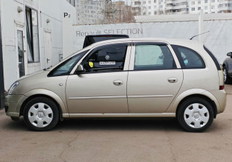 Подержанный автомобиль Opel Meriva 2008 года (8 фото)