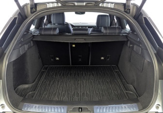 Подержанный автомобиль Land Rover Range Rover Velar 2017 года (10 фото)