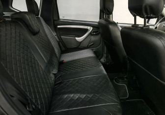 Подержанный автомобиль Nissan Terrano 2016 года (12 фото)