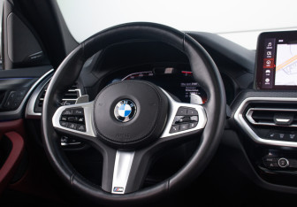 Подержанный автомобиль BMW X3 2022 года (12 фото)